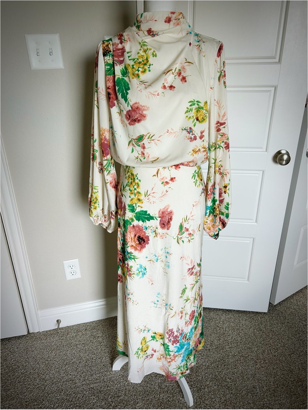 NWT Petal + Pup Perrie Cream Floral Draped Front Long Sleeve Midi Dress Size M